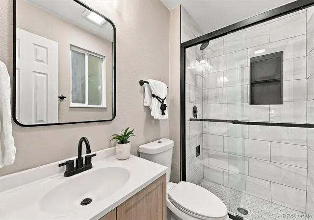 Photo 4 of Single family home for sale at 575 S Parfet St, Lakewood, CO 80226 | MLS# 4843147 | Listing updated on 2026-10-17