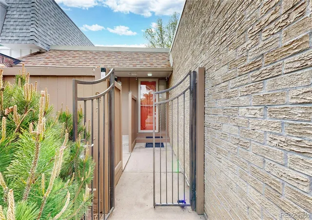 Photo 3 of Single family home for sale at 153 S Vance Ct, Lakewood, CO 80226 | MLS# 3130358 | Listing updated on 2026-10-09