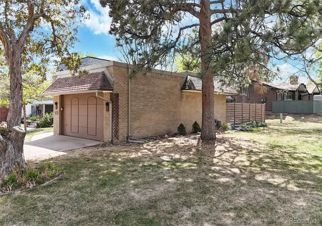 Photo 3 of Single family home for sale at 153 S Vance Ct, Lakewood, CO 80226 | MLS# 3130358 | Listing updated on 2026-10-09