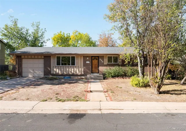 Single family home for sale at 646 W Easter Pl, Littleton, CO 80120 | MLS# 2889327