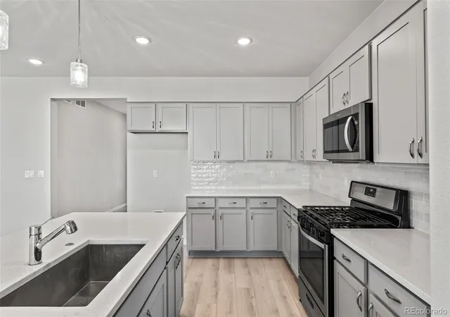 Photo 4 of Single family home for sale at 3836 N Catawba Way, Aurora, CO 80019 | MLS# 4674431 | Listing updated on 2026-10-10