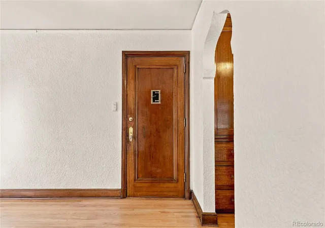 Listing Photo 4 - Condo for sale in building located at 1050 N Washington St, Denver, CO 80203 - Unit #201