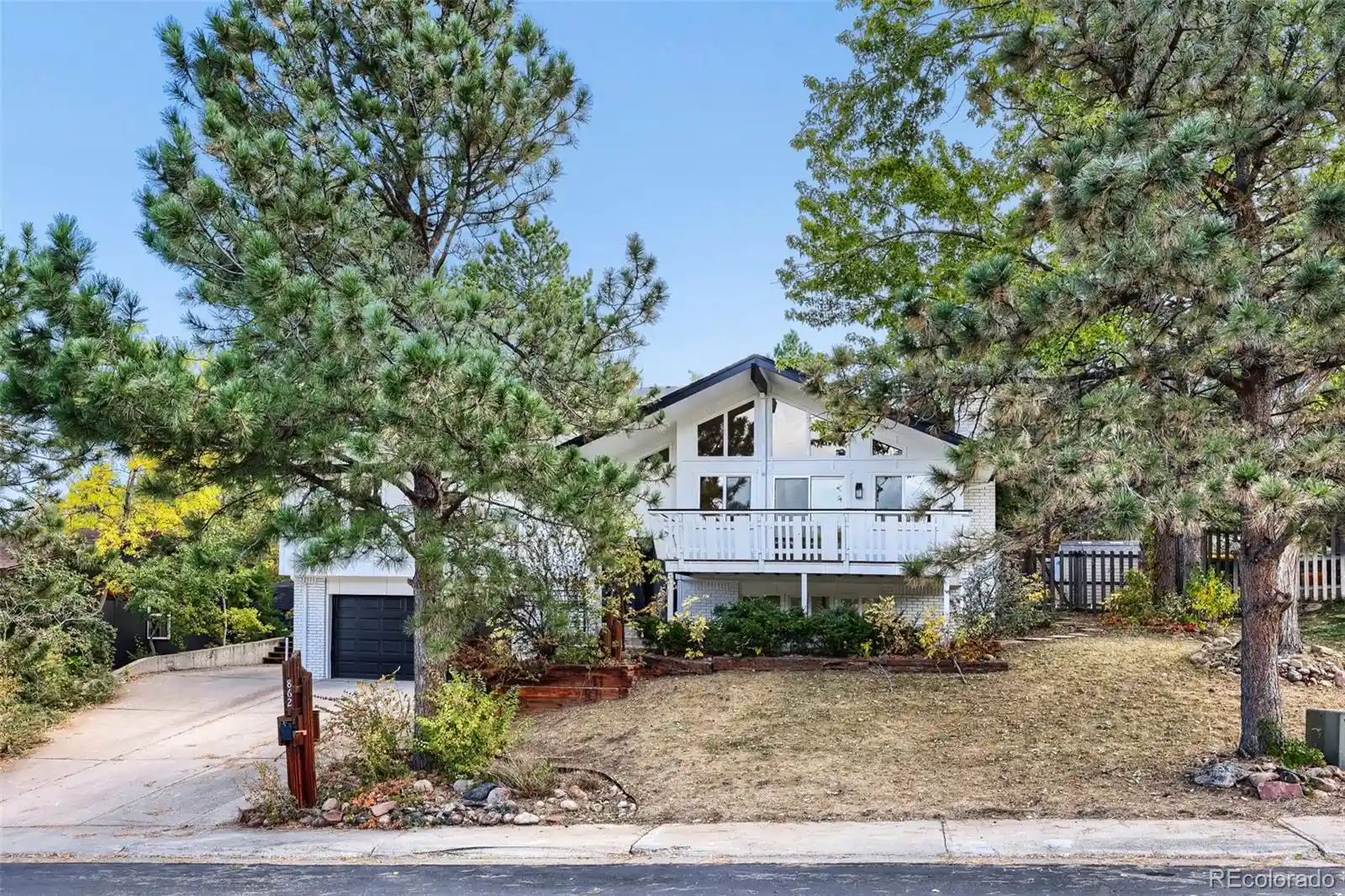 Photo 3 of Single family home for sale at 862 S Deframe Way, Lakewood, CO 80228 | MLS# 8354451 | Listing updated on 2026-10-10