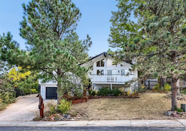 Photo 2 of Single family home for sale at 862 S Deframe Way, Lakewood, CO 80228 | MLS# 8354451 | Listing updated on 2026-10-10