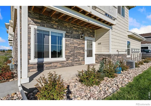 Photo 2 of Townhouse for sale at 145 Robin Rd, Johnstown, CO 80534 | MLS# IR1070372 | Listing updated on 2026-10-09