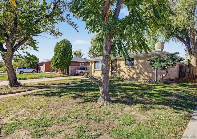 Photo 2 of Single family home for sale at 3015 Carson St, Aurora, CO 80011 | MLS# 2679755 | Listing updated on 2026-10-20