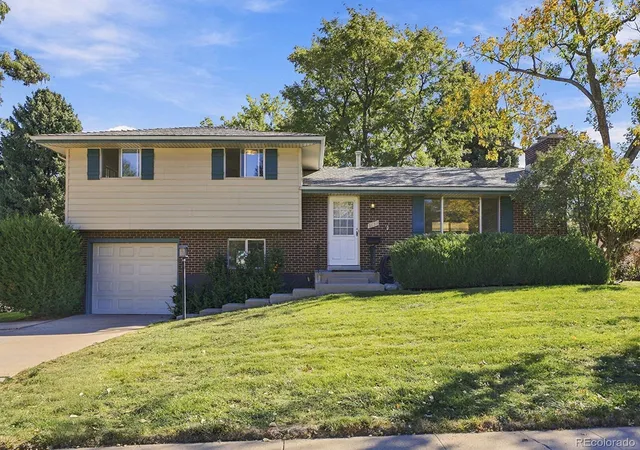 Photo 2 of Single family home for sale at 6130 S Steele St, Centennial, CO 80121 | MLS# 3577157 | Listing updated on 2026-10-28