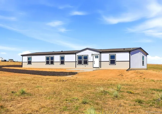 Photo 3 of Single family home for sale at 46855 Cottonwood Ln, Deer Trail, CO 80105 | MLS# 4943754 | Listing updated on 2026-10-10