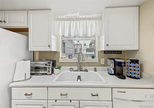 Photo 3 of Townhouse for sale at 5534 W Canyon Trl #E, Littleton, CO 80128 | MLS# 5448665 | Listing updated on 2026-10-13