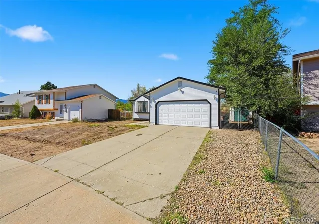 Photo 3 of Single family home for sale at 4254 Halstead Cir, Colorado Springs, CO 80916 | MLS# 7071771 | Listing updated on 2026-10-10