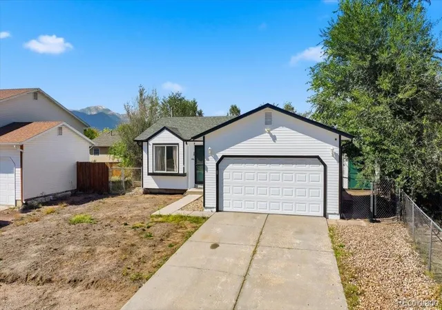 Photo 4 of Single family home for sale at 4254 Halstead Cir, Colorado Springs, CO 80916 | MLS# 7071771 | Listing updated on 2026-10-10