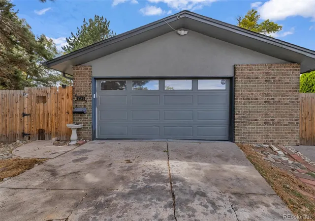 Photo 1 of Single family home for sale at 281 S Leyden St, Denver, CO 80224 | MLS# 8593966 | Listing updated on 2026-10-22