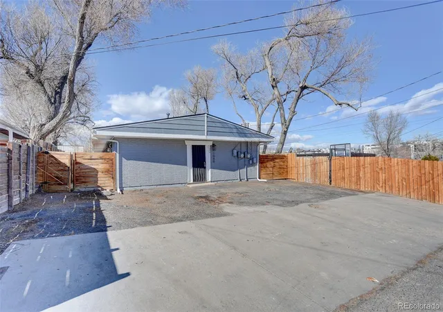 Photo 2 of Single family home for sale at 1040 N Stuart St, Denver, CO 80204 | MLS# 2618834 | Listing updated on 2026-10-09