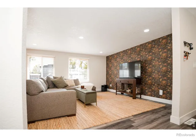 Photo 3 of Single family home for sale at 426 Thistle Pl, Longmont, CO 80504 | MLS# IR1070397 | Listing updated on 2026-10-10