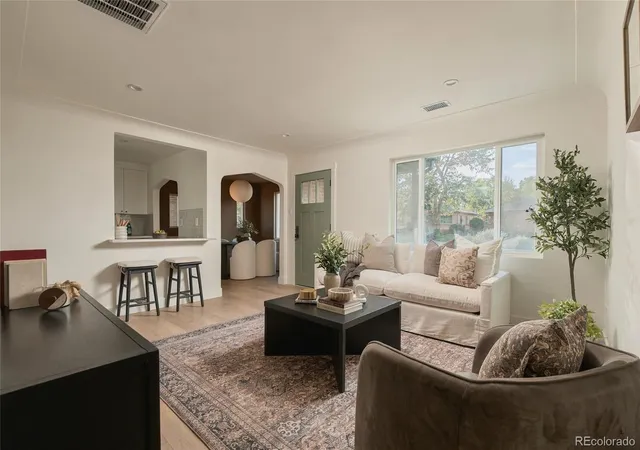Photo 4 of Single family home for sale at 1610 Roslyn St, Denver, CO 80220 | MLS# 6208147 | Listing updated on 2026-10-10