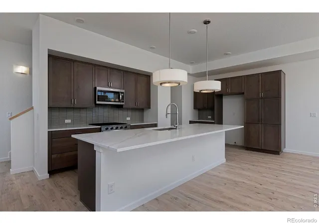 Listing Photo 5 - Condo for sale in building located at 725 Kubat Ln, Longmont, CO 80503 - Unit #A