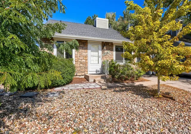 Photo 1 of Townhouse for sale at 4750 S Dudley St #39, Littleton, CO 80123 | MLS# 4385778 | Listing updated on 2026-10-10