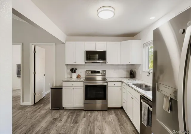 Photo 3 of Townhouse for sale at 4750 S Dudley St #39, Littleton, CO 80123 | MLS# 4385778 | Listing updated on 2026-10-10