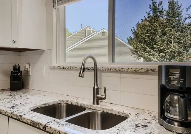 Photo 3 of Townhouse for sale at 4750 S Dudley St #39, Littleton, CO 80123 | MLS# 4385778 | Listing updated on 2026-10-10