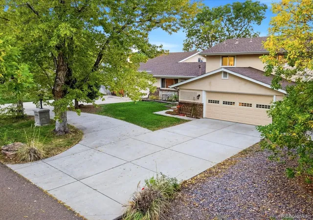 Photo 3 of Single family home for sale at 8374 S Yukon St, Littleton, CO 80128 | MLS# 6201657 | Listing updated on 2026-10-18