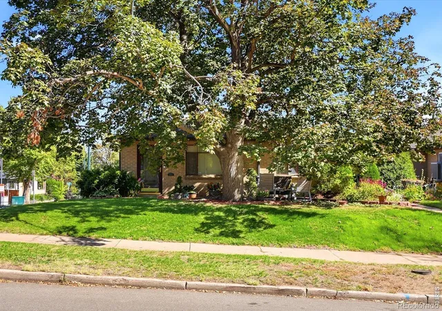 Photo 3 of Condo for sale at 4260 W 32nd Avenue, Denver, CO 80212 | MLS# IR1070417 | Listing updated on 2026-10-11