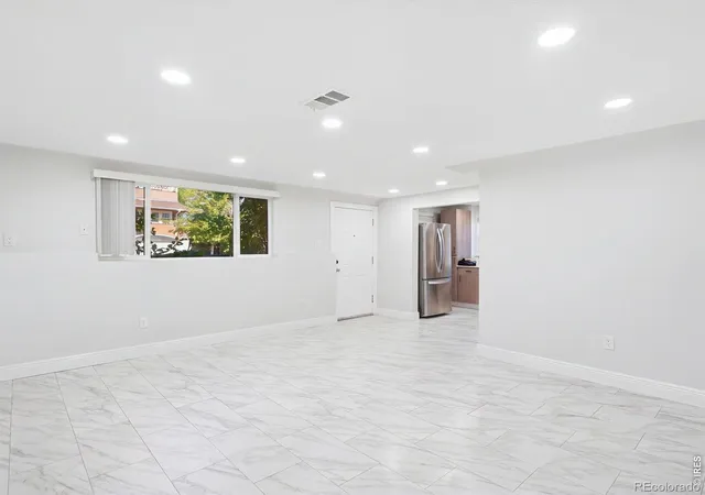 Photo 4 of Condo for sale at 4260 W 32nd Avenue, Denver, CO 80212 | MLS# IR1070417 | Listing updated on 2026-10-11