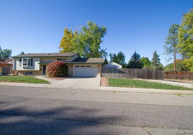 Photo 1 of Single family home for sale at 6459 Iris St, Arvada, CO 80004 | MLS# 9722256 | Listing updated on 2026-10-15