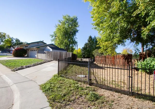 Photo 2 of Single family home for sale at 6459 Iris St, Arvada, CO 80004 | MLS# 9722256 | Listing updated on 2026-10-15