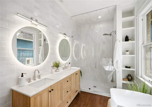Photo 3 of Single family home for sale at 800 S Emerson St, Denver, CO 80209 | MLS# 4971643 | Listing updated on 2026-10-11