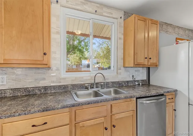 Photo 4 of Single family home for sale at 520 Cragmore St, Denver, CO 80221 | MLS# 2812597 | Listing updated on 2026-10-15
