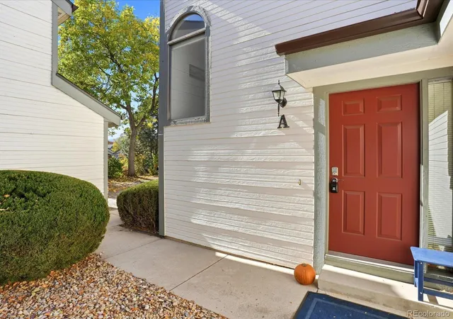 Listing Photo 3 - Condo for sale in building located at 8354 S Everett Wy, Littleton, CO 80128 - Unit #A