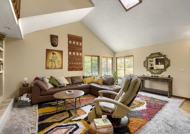 Photo 3 of Townhouse for sale at 127 S Eagle Cir, Aurora, CO 80012 | MLS# 8363025 | Listing updated on 2026-10-22