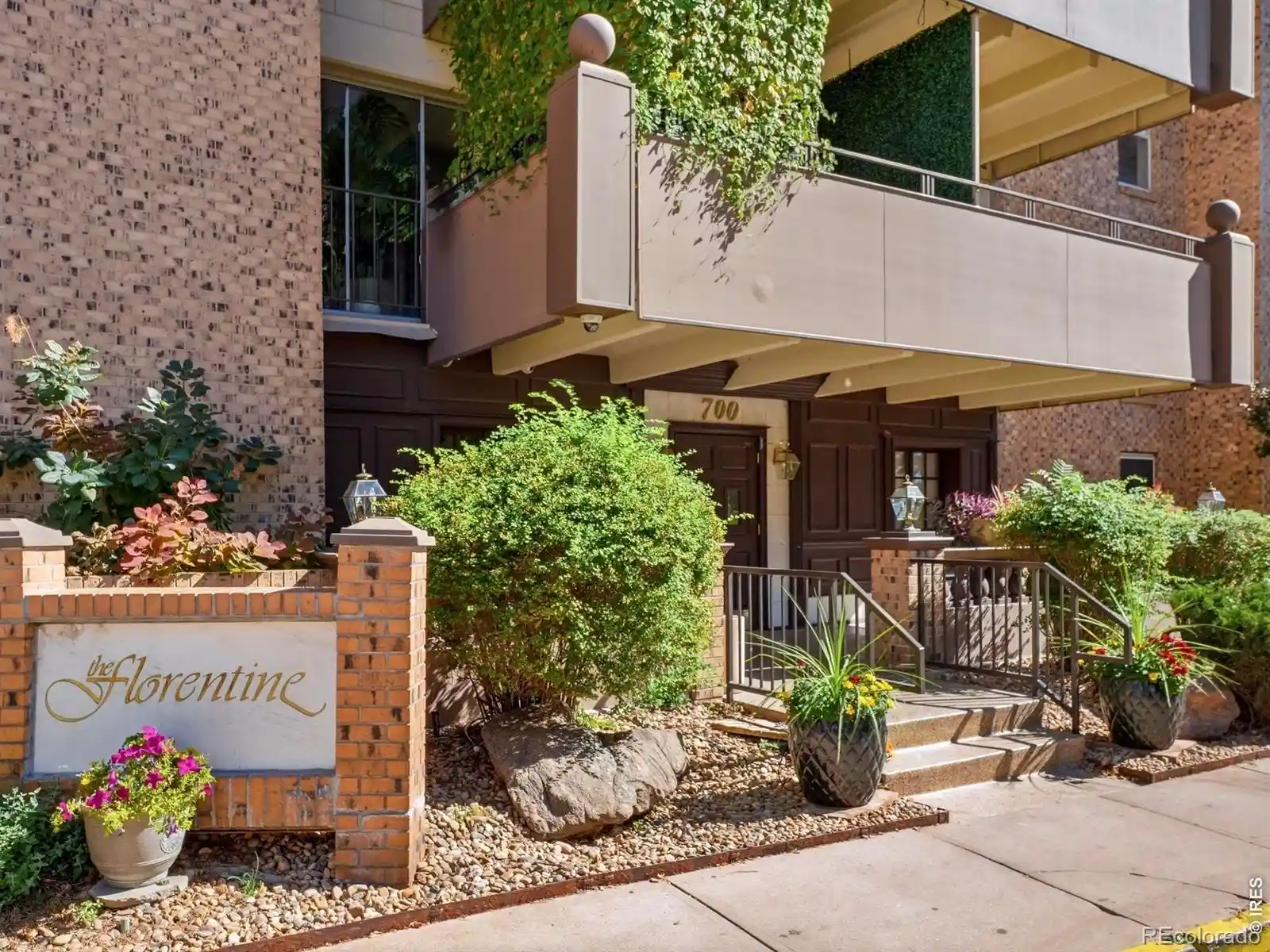 Listing Photo 2 - Condo for sale in 700 N Washington St located at 700 N Washington St, Denver, CO 80203 - Unit #1108