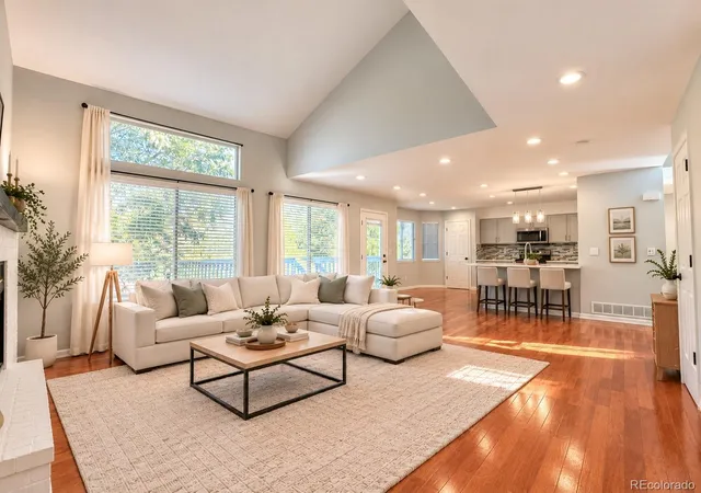 Photo 3 of Single family home for sale at 9557 Brentford Dr, Highlands Ranch, CO 80130 | MLS# 9033504 | Listing updated on 2026-10-11