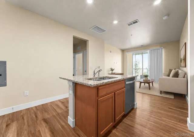 Listing Photo 5 - Condo for sale in building located at 981 S Sable Blvd, Aurora, CO 80012 - Unit #303