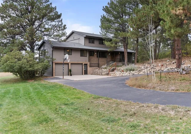 Photo 4 of Single family home for sale at 28 S White Tail Dr, Franktown, CO 80116 | MLS# 4728980 | Listing updated on 2026-10-23