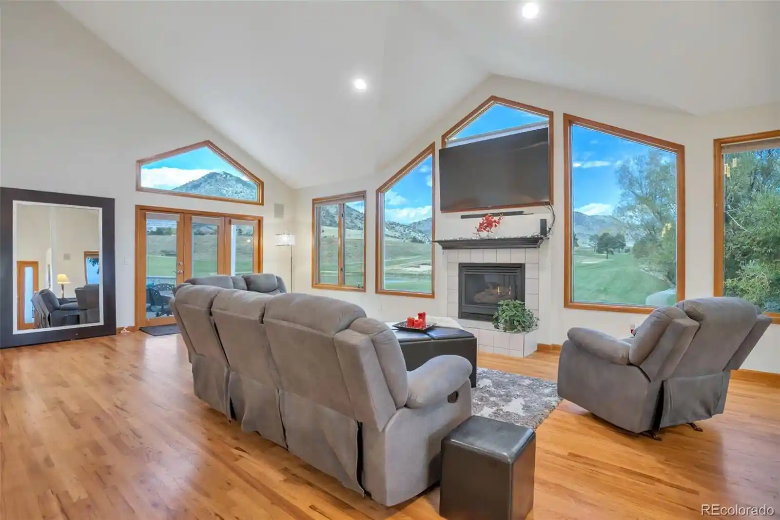 Photo 4 of Single family home for sale at 5203 Golf Crse Dr, Morrison, CO 80465 | MLS# 6365533 | Listing updated on 2026-10-26