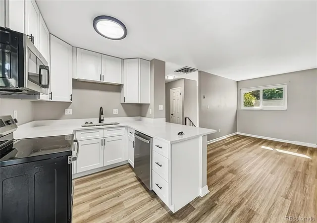 Photo 3 of Single family home for sale at 7907 E Fremont Ave, Centennial, CO 80112 | MLS# 2378965 | Listing updated on 2026-10-12