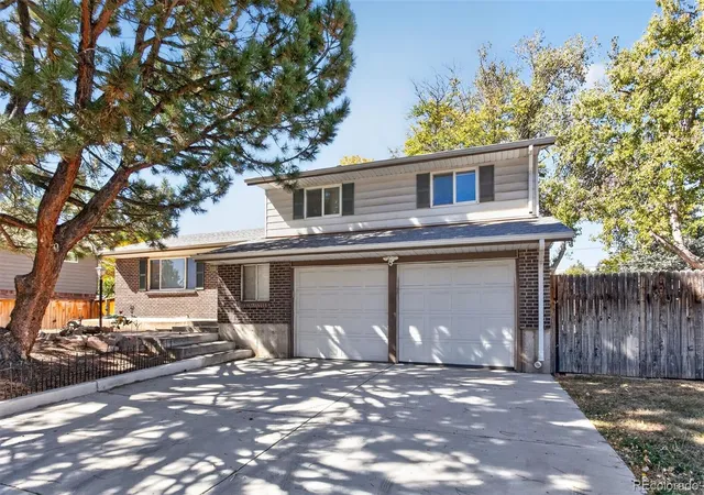 Single family home for sale at 2885 S Teller St, Denver, CO 80227 | MLS# 1976872