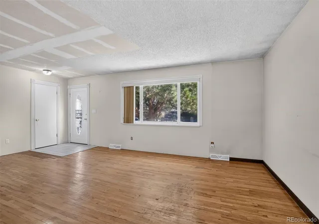 Photo 2 of Single family home for sale at 2885 S Teller St, Denver, CO 80227 | MLS# 1976872 | Listing updated on 2026-10-23