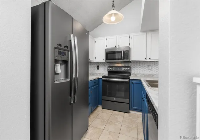 Listing Photo 5 - Condo for sale in building located at 985 S Miller St, Lakewood, CO 80226 - Unit #304