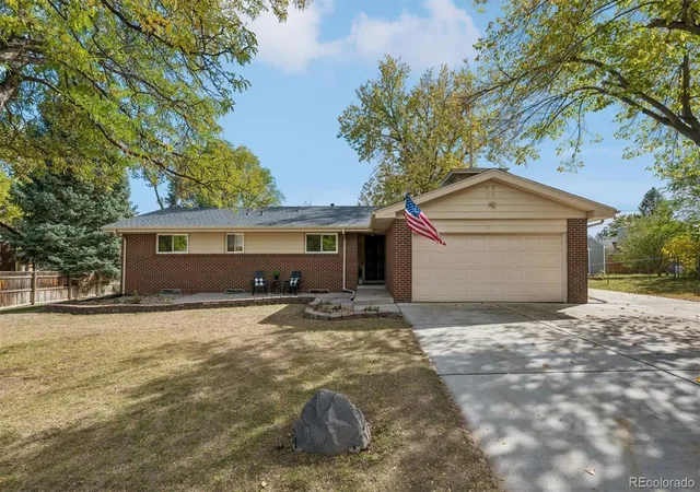 Single family home for sale at 6584 S Newland Cir, Littleton, CO 80123 | MLS# 6321740