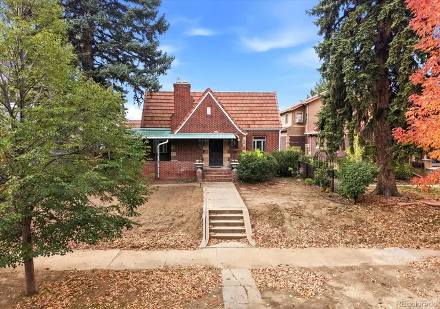 Photo 3 of Single family home for sale at 2585 Albion St, Denver, CO 80207 | MLS# 2257635 | Listing updated on 2026-10-28