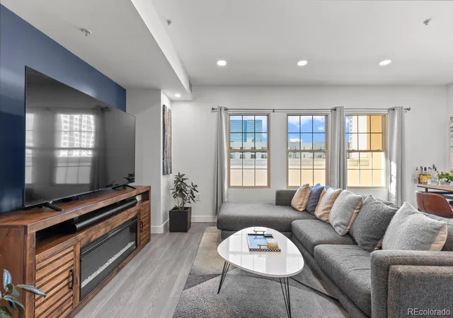 Photo 3 of Condo for sale at 925 N Lincoln St #3F, Denver, CO 80203 | MLS# 5465441 | Listing updated on 2026-10-17