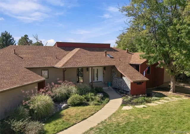 Photo 3 of Single family home for sale at 3909 S Eagle St, Aurora, CO 80014 | MLS# 1500988 | Listing updated on 2026-10-20