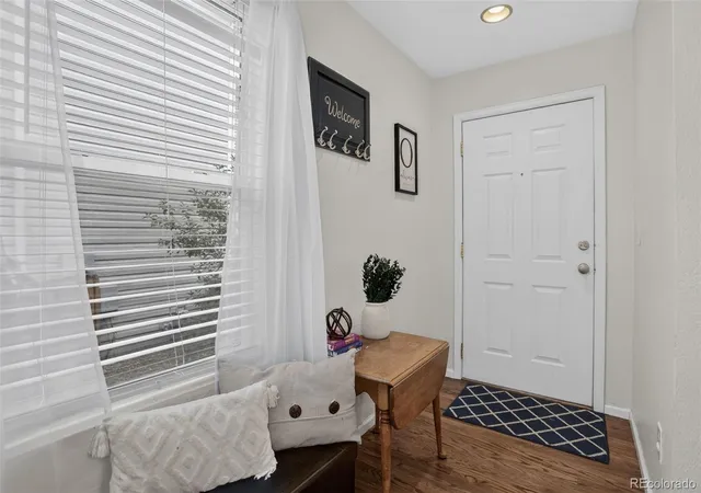 Photo 4 of Townhouse for sale at 5561 S Quemoy Cir, Aurora, CO 80015 | MLS# 6127487 | Listing updated on 2026-10-15
