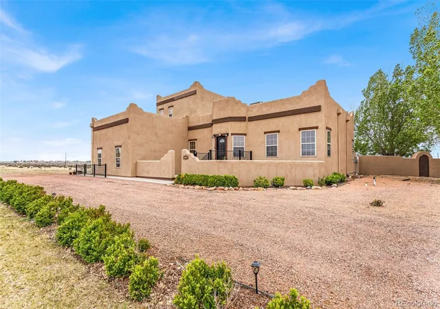 Photo 3 of Single family home for sale at 1737 N Silver Oak Ln, Pueblo, CO 81007 | MLS# 9742131 | Listing updated on 2026-10-21