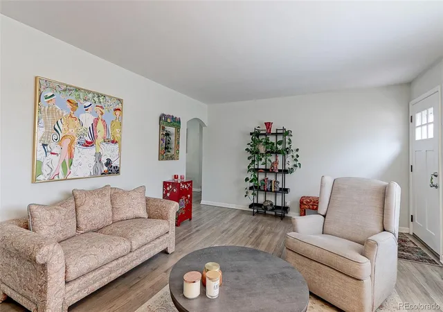 Photo 4 of Single family home for sale at 3333 W Wagon Trl Dr, Englewood, CO 80110 | MLS# 2757920 | Listing updated on 2026-10-15