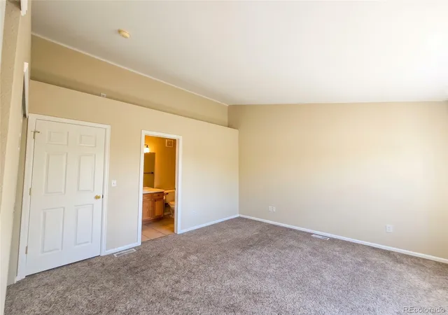 Photo 4 of Townhouse for sale at 19238 E Gunnison Cir #105, Aurora, CO 80017 | MLS# 1568283 | Listing updated on 2026-10-17