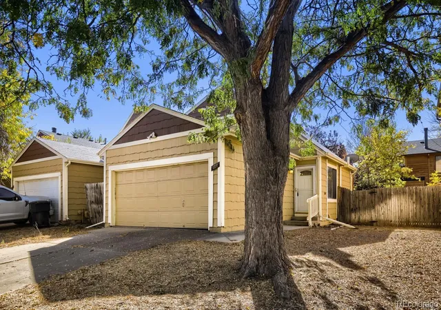 Townhouse for sale at 1021 Townley Cir, Longmont, CO 80501 | MLS# 7591722